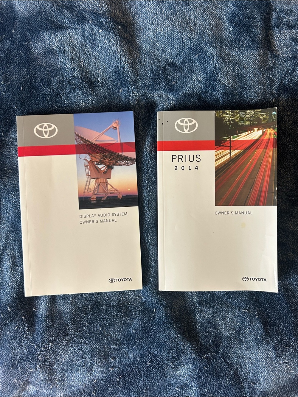 Prius 2014 Owner's Manual & Display Audio System Manual - White